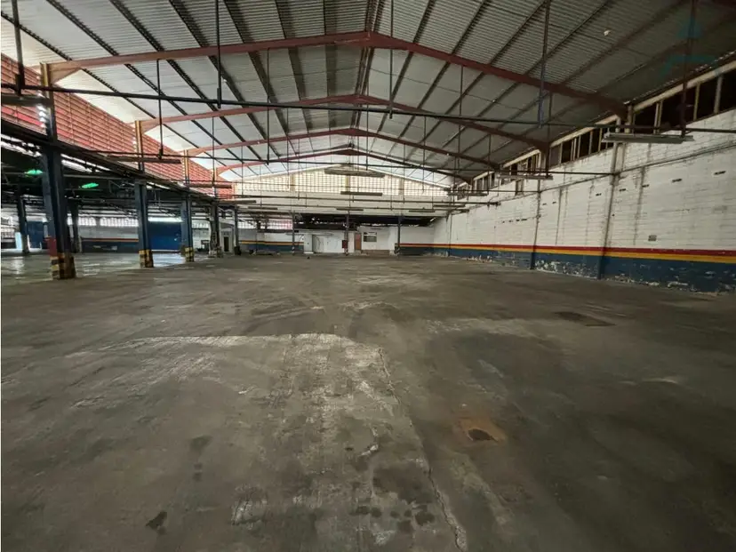 Se alquila Galpon 3600m² 4b Guarenas