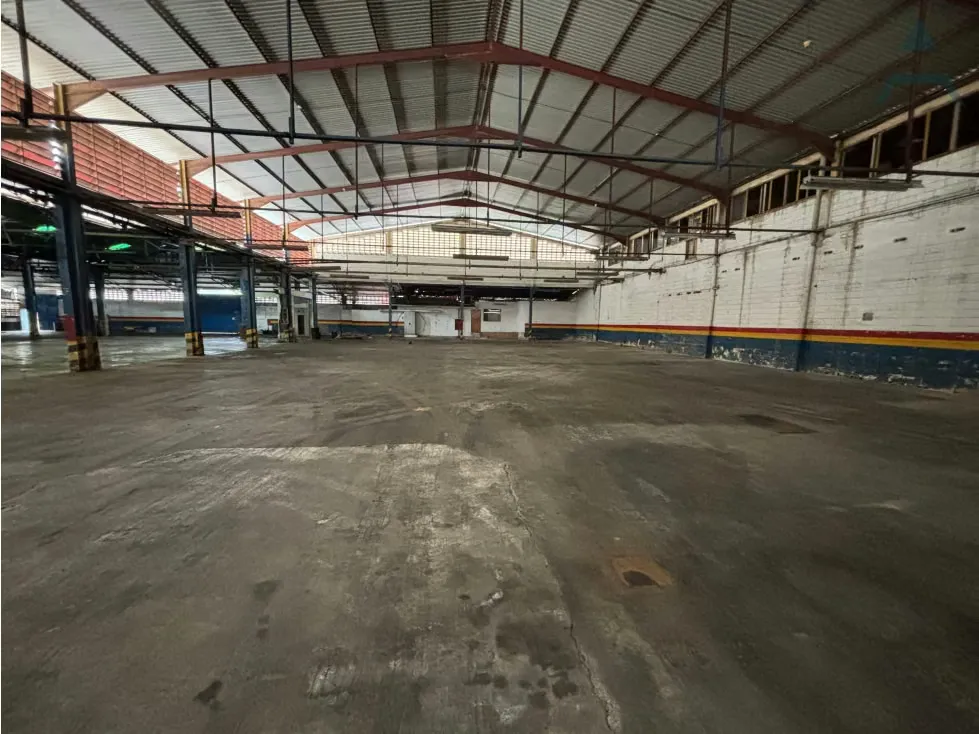 Se alquila Galpon 3600m² 4b Guarenas