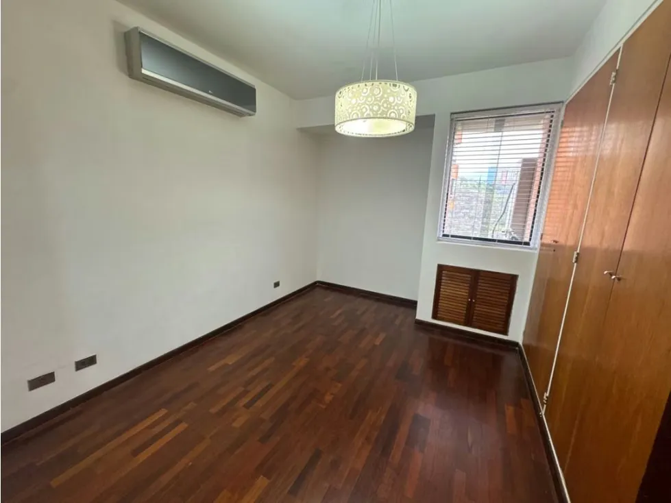 Se alquila PH 420m2 4H+S/4.5B+S/3P Los Samanes - 25