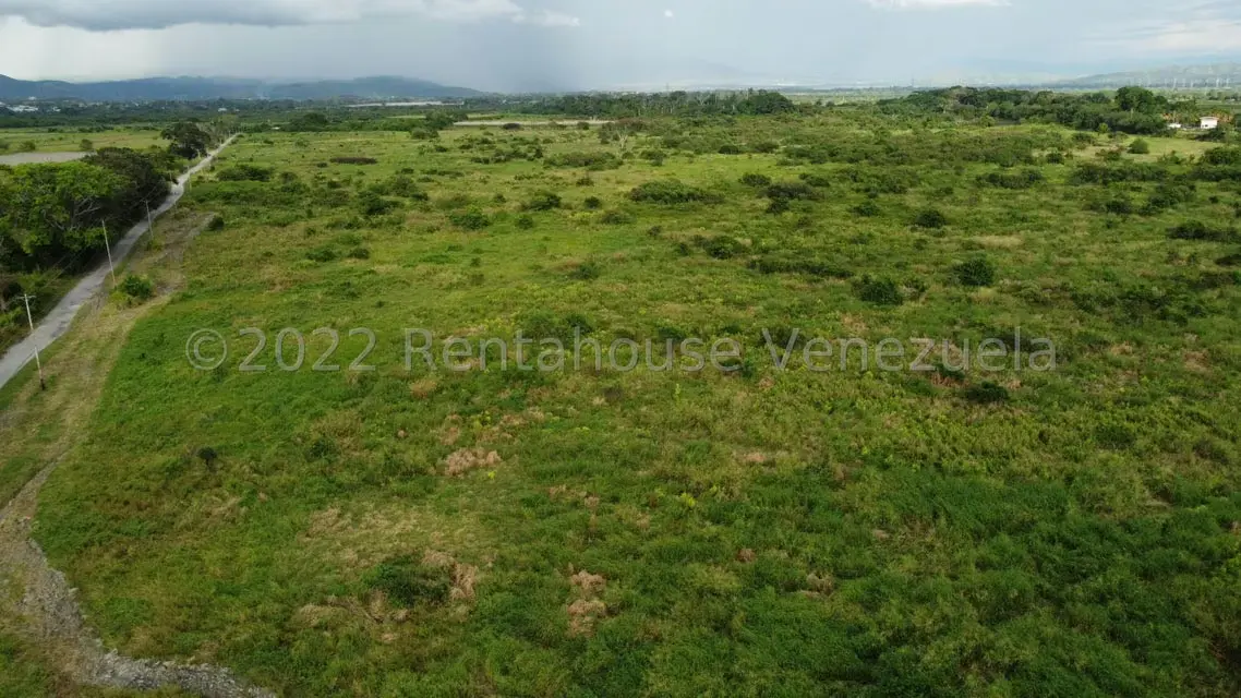 Terreno (Comercial) en Venta en Zona Este, Lara - 24