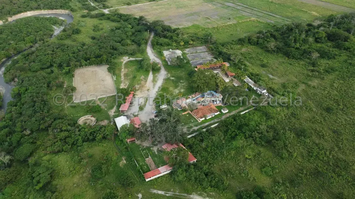 Terreno (Comercial) en Venta en Zona Este, Lara - 28