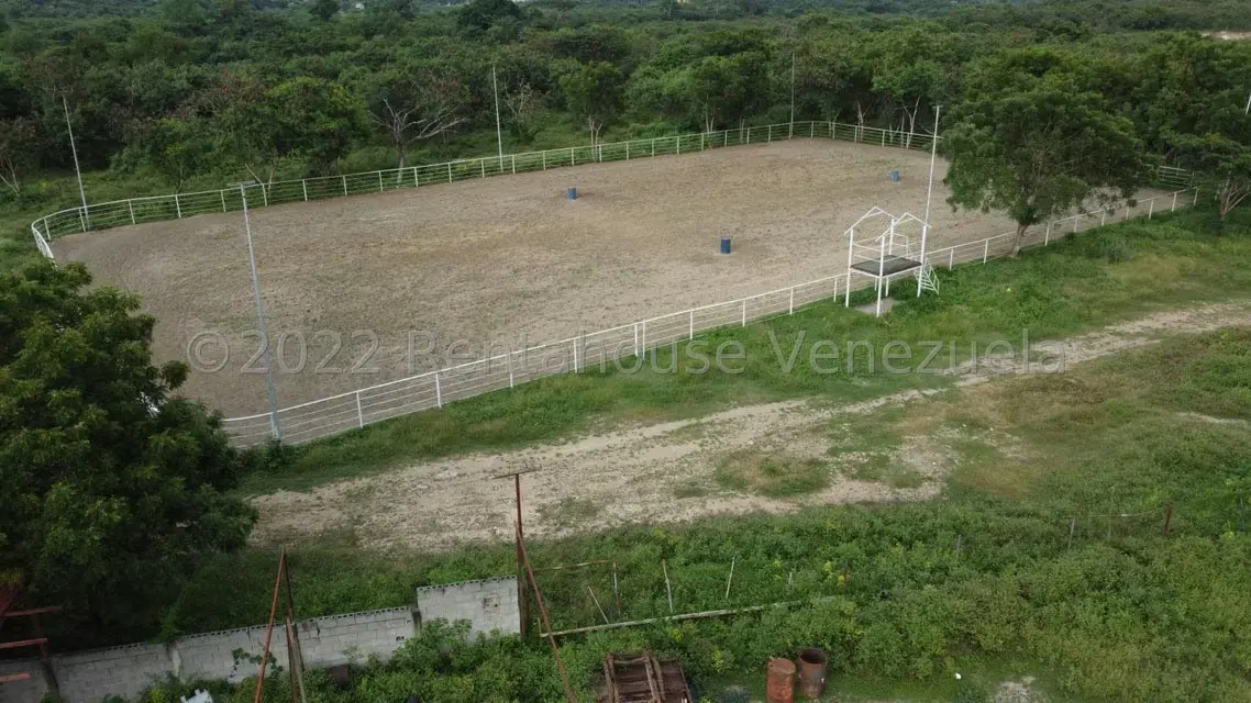 Terreno (Comercial) en Venta en Zona Este, Lara - 42