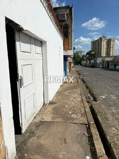 SE VENDE CASA COMERCIAL SECTOR CENTRO - 3