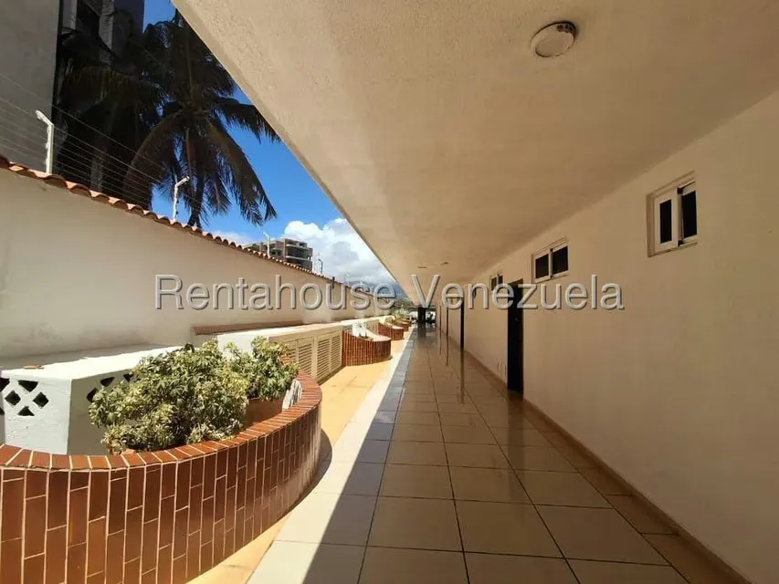 Apartamento (1 Nivel) en Venta en Costa Azul, Nueva Esparta - 3