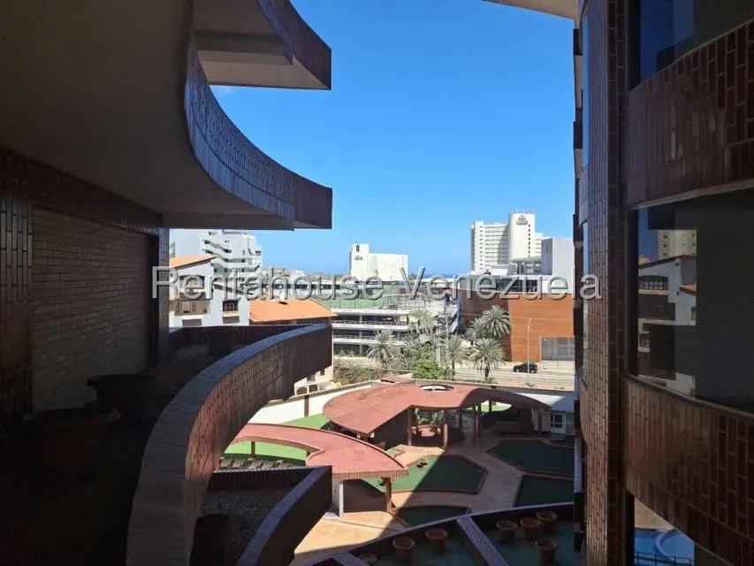 Apartamento (1 Nivel) en Venta en Costa Azul, Nueva Esparta - 28
