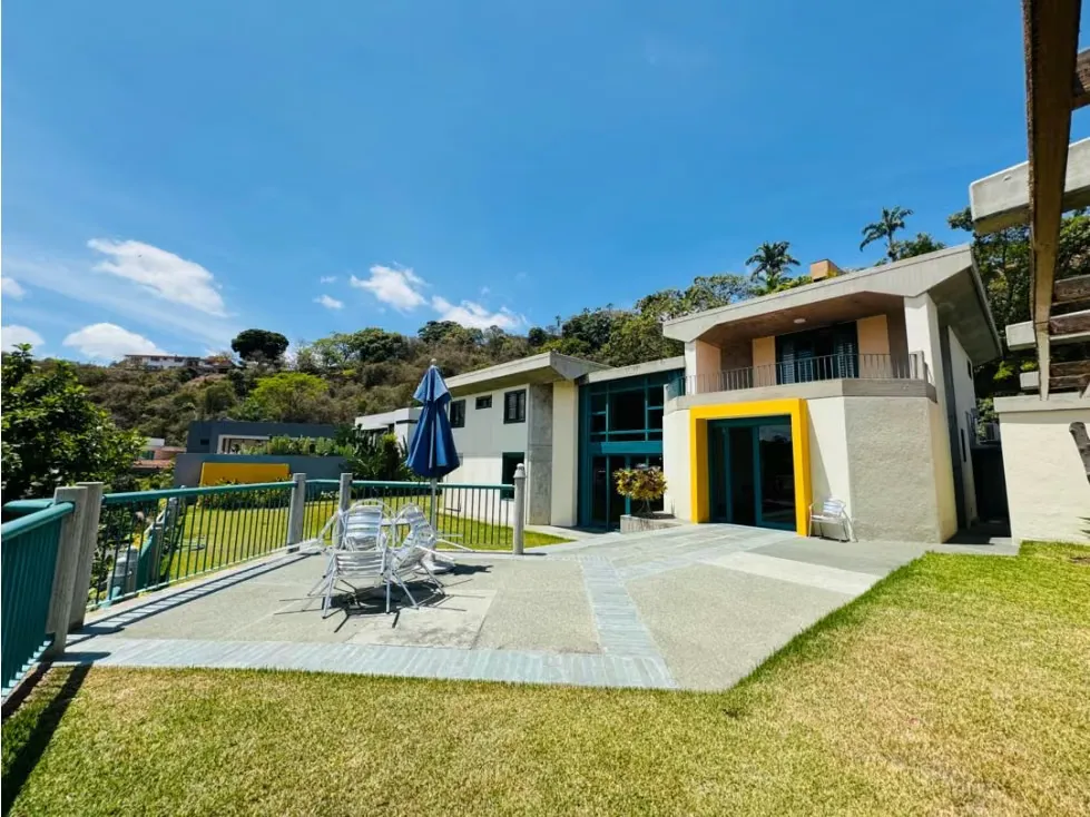 Se vende casa 600m2 4H+S/4.5B+S/6P Lomas del Mirador