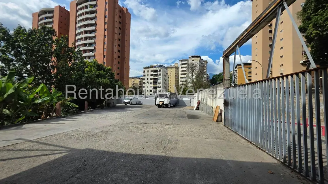 Terreno (Residencial) en Venta en Santa Monica, Distrito Metropolitano - 3