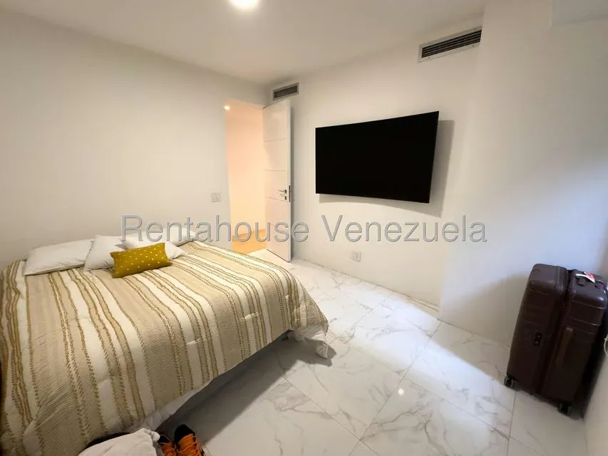Apartamento (1 Nivel) en Venta en Campo Alegre, Distrito Metropolitano - 24