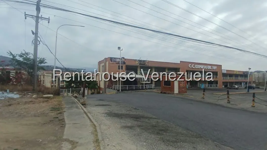 Apartamento (1 Nivel) en Venta en Sector Sucua, Miranda - 16