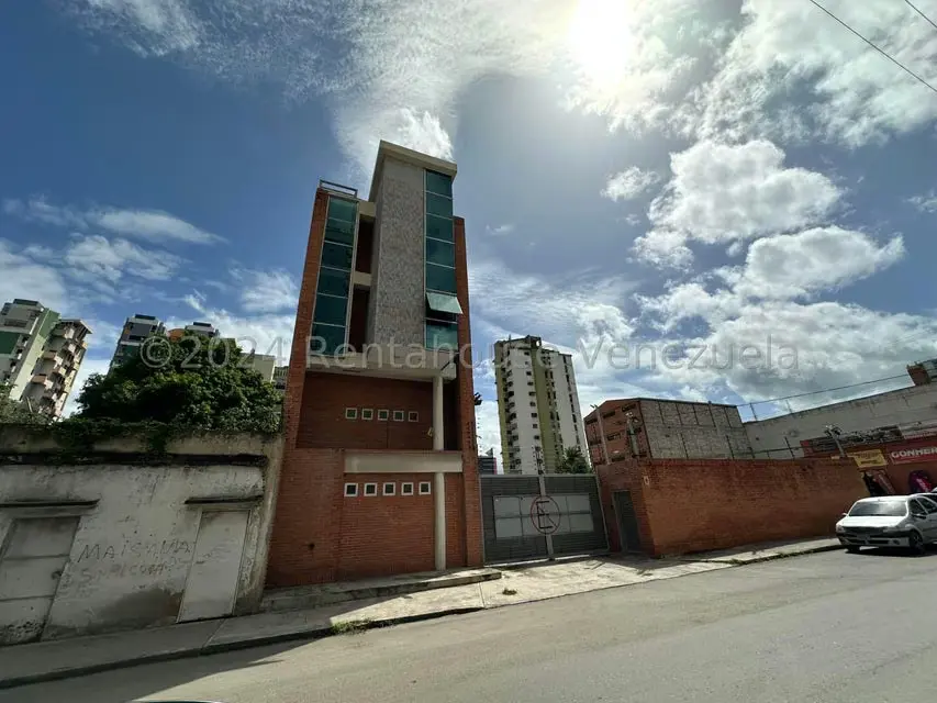 Comercial (Edificio) en Venta en Zona Centro, Aragua