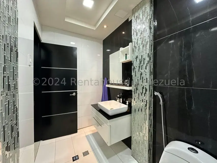 Comercial (Edificio) en Venta en Zona Centro, Aragua - 10