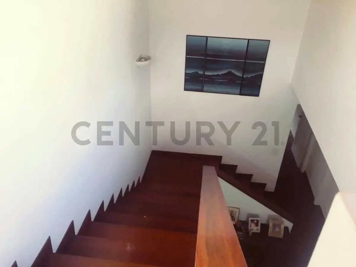 PV - Venta de Casa en la Urb. Miranda con vista al Ávila - 16