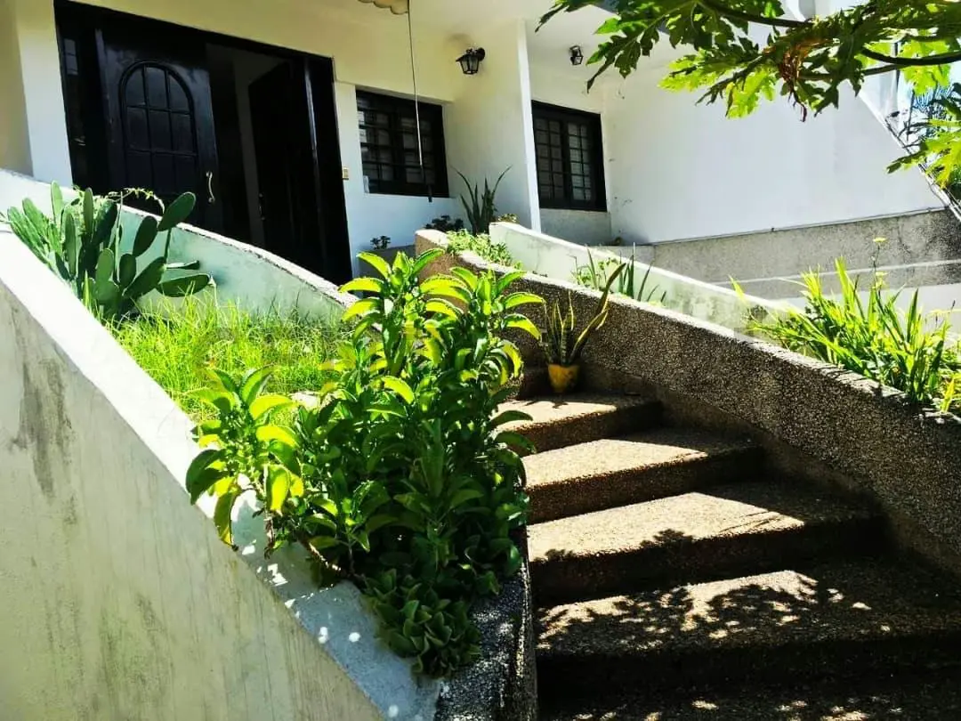 PV - Venta de Casa en la Urb. Miranda con vista al Ávila - 3