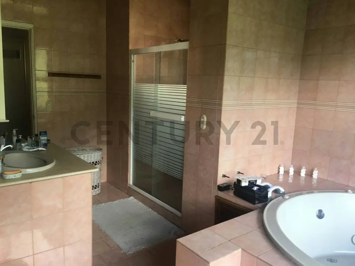 PV - Venta de Casa en la Urb. Miranda con vista al Ávila - 31