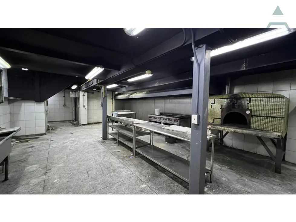 Se vende Local 988m² Las Mercedes - 17