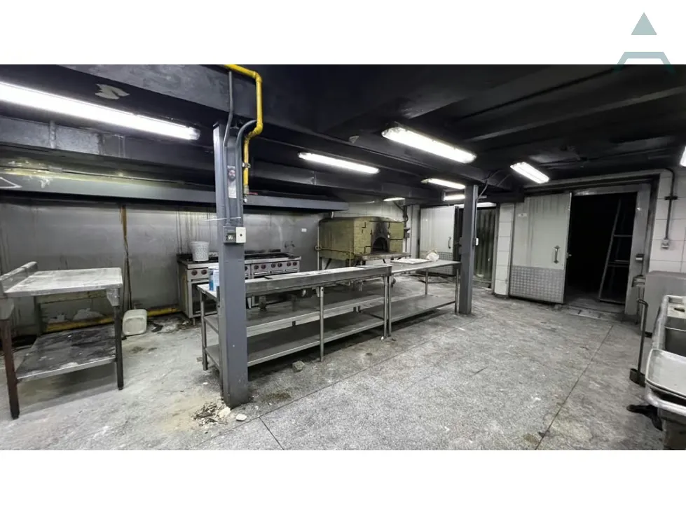 Se vende Local 988m² Las Mercedes - 18