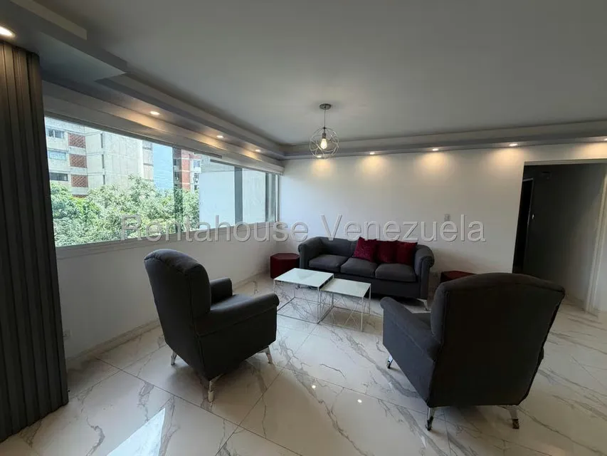 Apartamento (1 Nivel) en Venta en Chuao, Distrito Metropolitano - 2