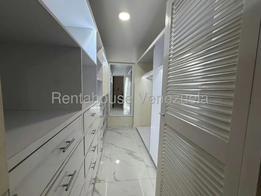 Apartamento (1 Nivel) en Venta en Chuao, Distrito Metropolitano - 14