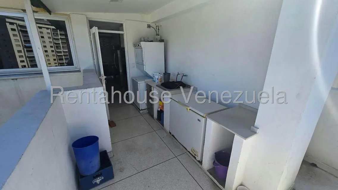 Apartamento (Duplex) en Venta en Colinas de Bello Monte, Distrito Metropolitano - 16