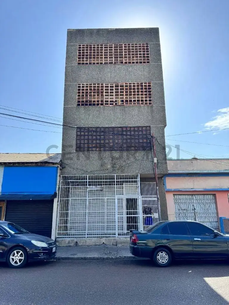 Local Comercial en PLC en Alquiler