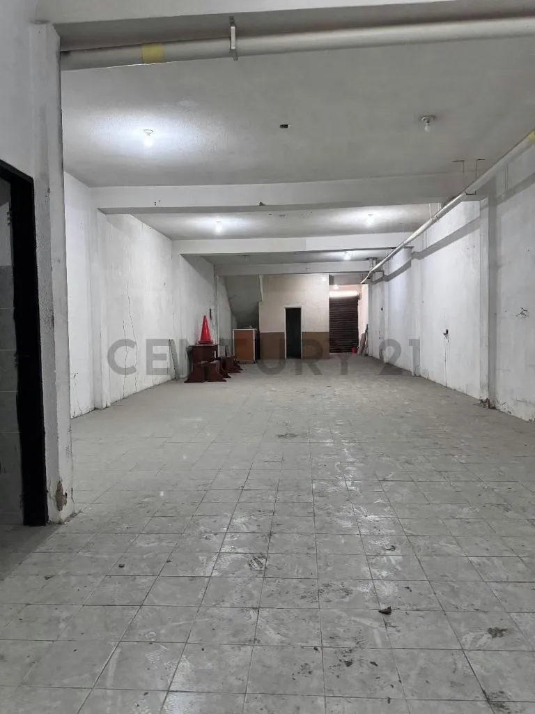 Local Comercial en PLC en Alquiler - 2