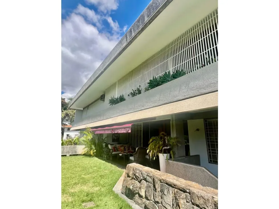 Se vende quinta para remodelar 997m2 Valle Arriba 4085