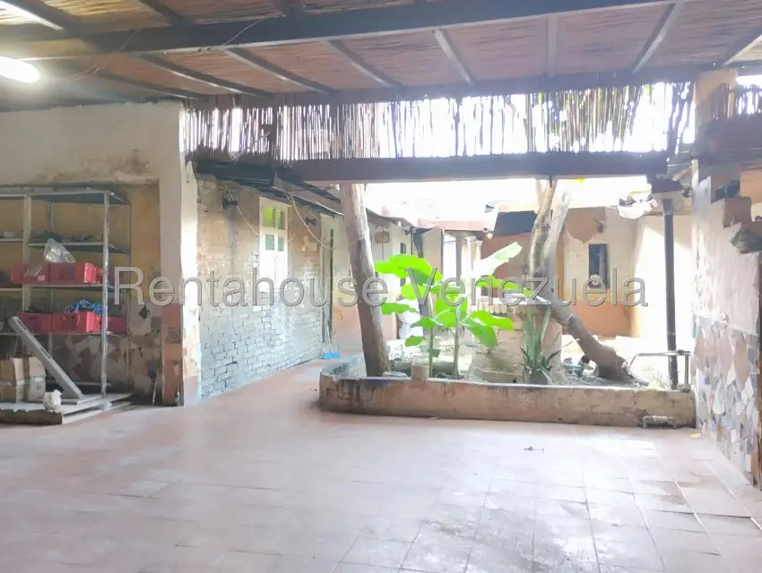 Casa (1 Nivel) en Venta en Centro, Lara - 2