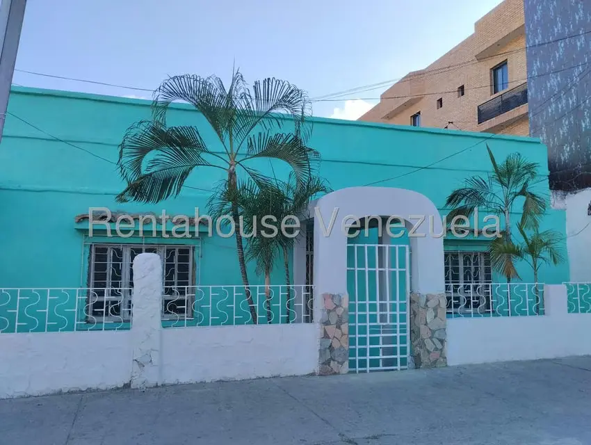 Casa (1 Nivel) en Venta en Centro, Lara - 28