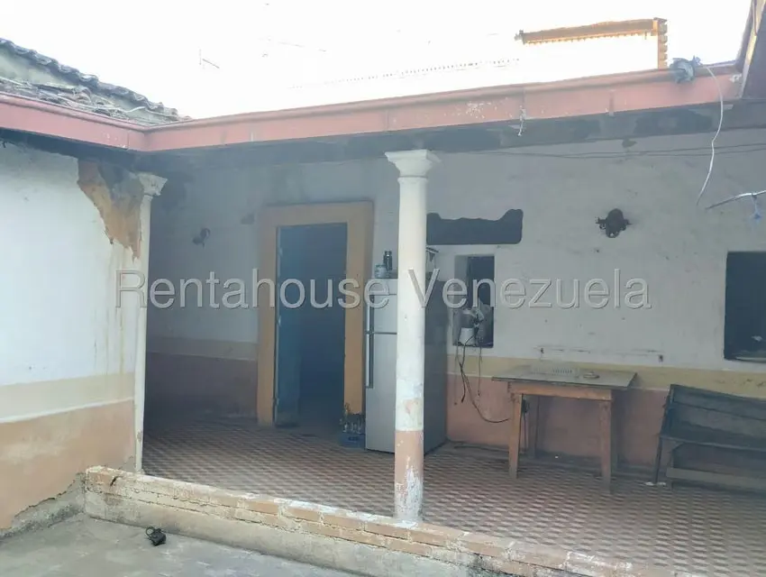 Casa (1 Nivel) en Venta en Centro, Lara - 3