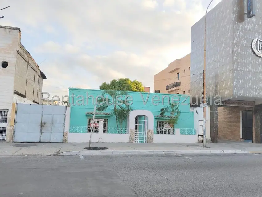 Casa (1 Nivel) en Venta en Centro, Lara - 32