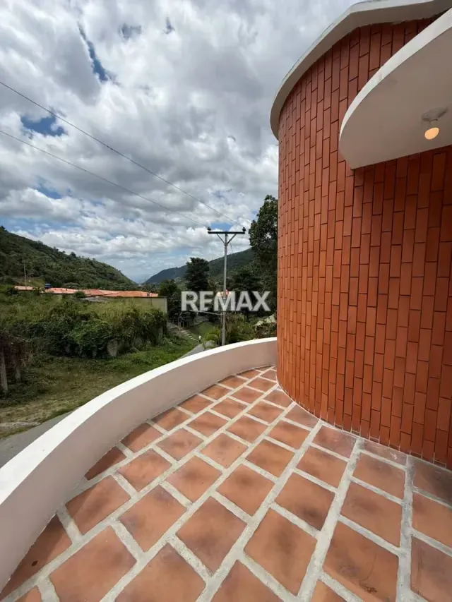 Hermosa y Moderna Casa en Venta. Ubicada en el Sector San Pablo Av Principal Valera, Estado Trujillo. - 5