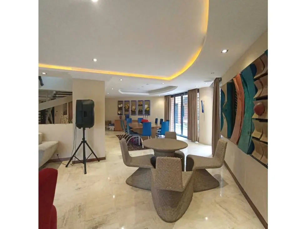 Vendo PB dúplex 600m2 Los Samanes 1504 - 14