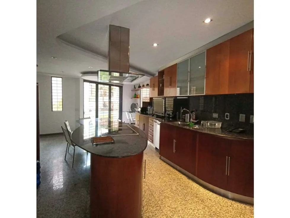 Vendo PB dúplex 600m2 Los Samanes 1504 - 22