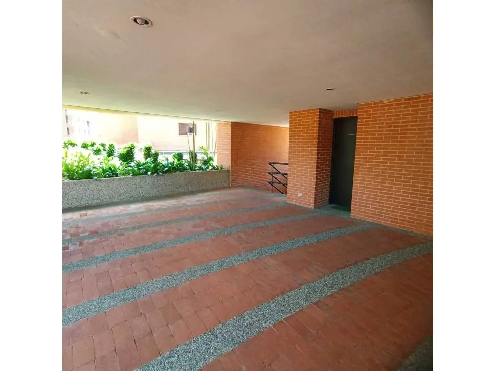 Vendo PB dúplex 600m2 Los Samanes 1504 - 5