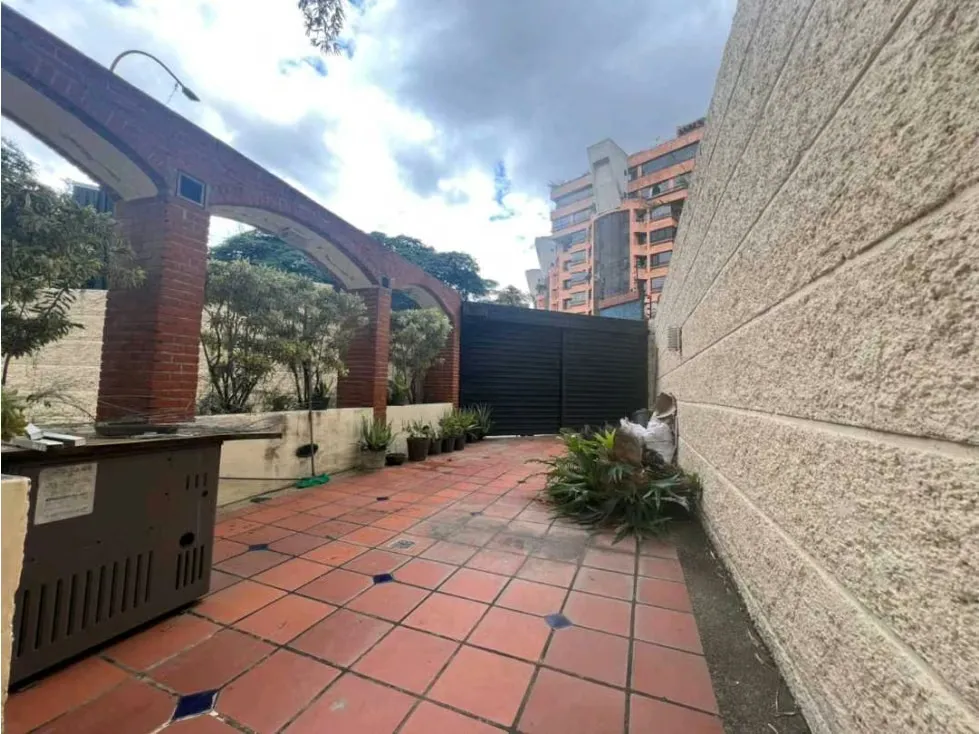 Vendo PB dúplex 600m2 Los Samanes 1504 - 51