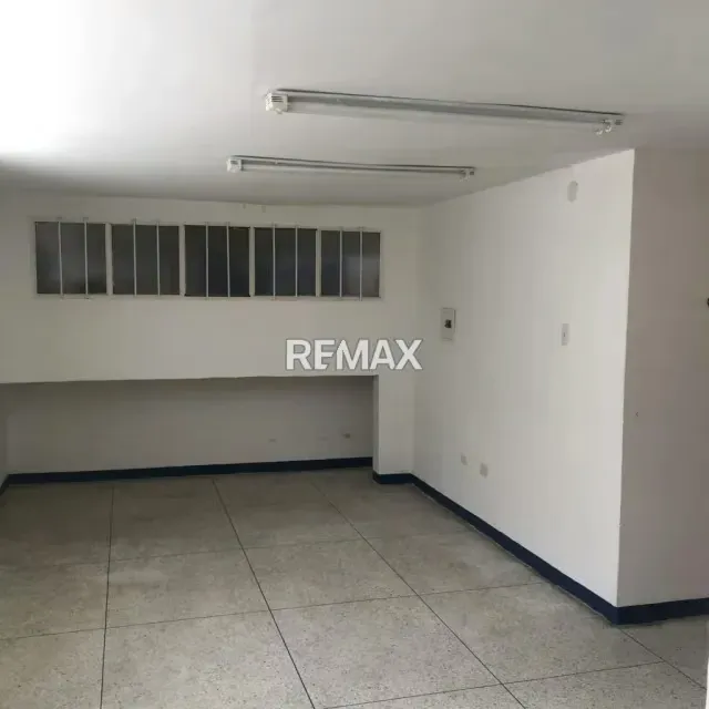 Local Comercial N° 37 en Alquiler Centro Comercial Plaza la Cruz - Cabudare - 4