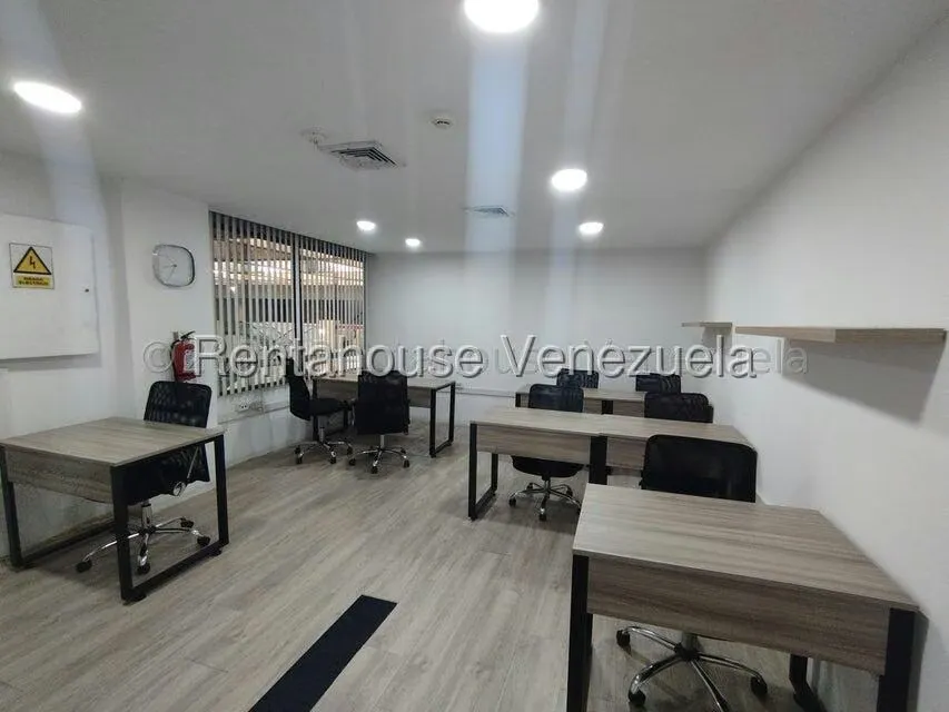 Oficina en Alquiler en Prados del Este, Distrito Metropolitano - 16