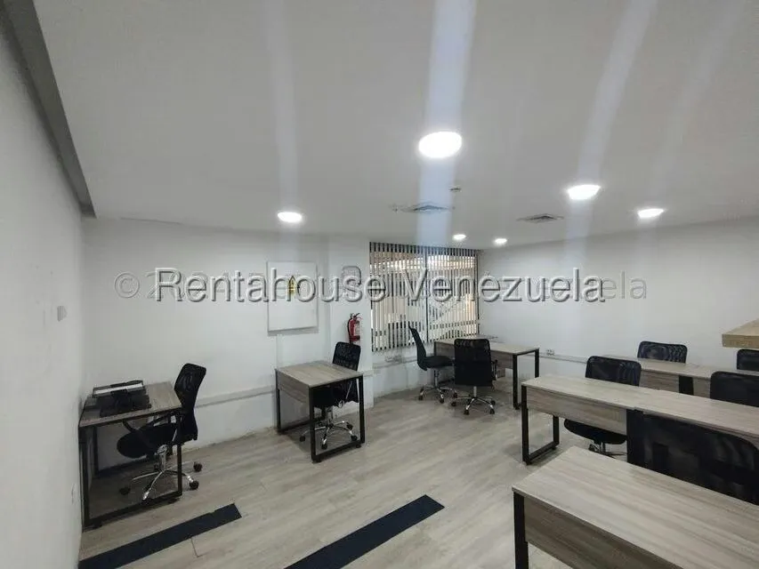 Oficina en Alquiler en Prados del Este, Distrito Metropolitano - 17