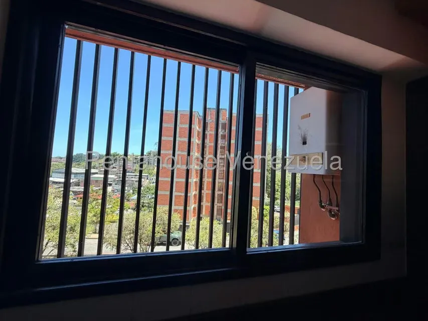 Apartamento (1 Nivel) en Alquiler en Parque el Retiro, Miranda - 14