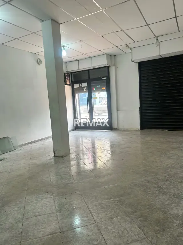 Local comercial a pie de calle - 2