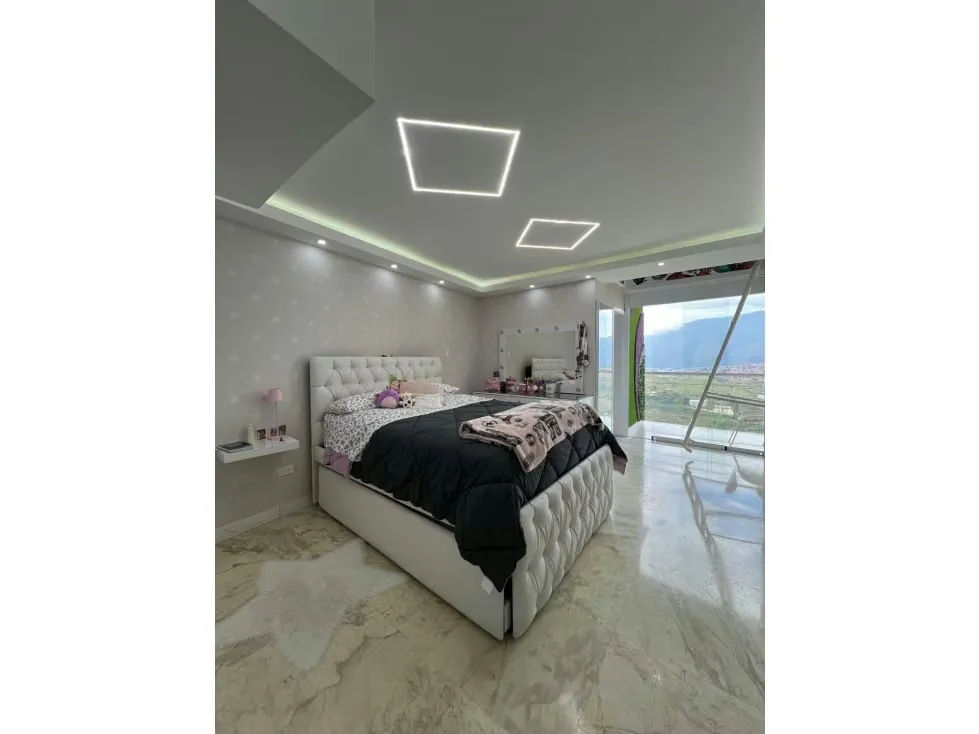 Se vende PH Duplex en Loma Linda - 11