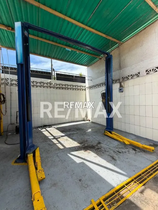 LOCAL TALLER URB PASTORA - 5