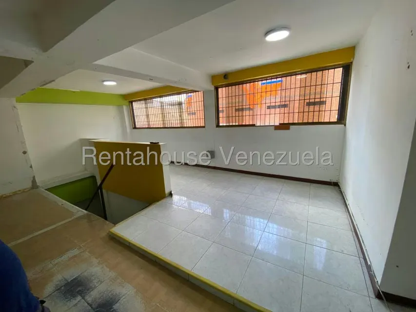 Local Comercial en Alquiler en Quinta Crespo, Distrito Metropolitano - 4