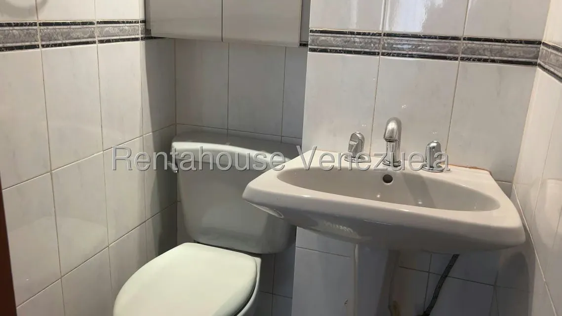 Apartamento (1 Nivel) en Venta en Los Dos Caminos, Distrito Metropolitano - 11