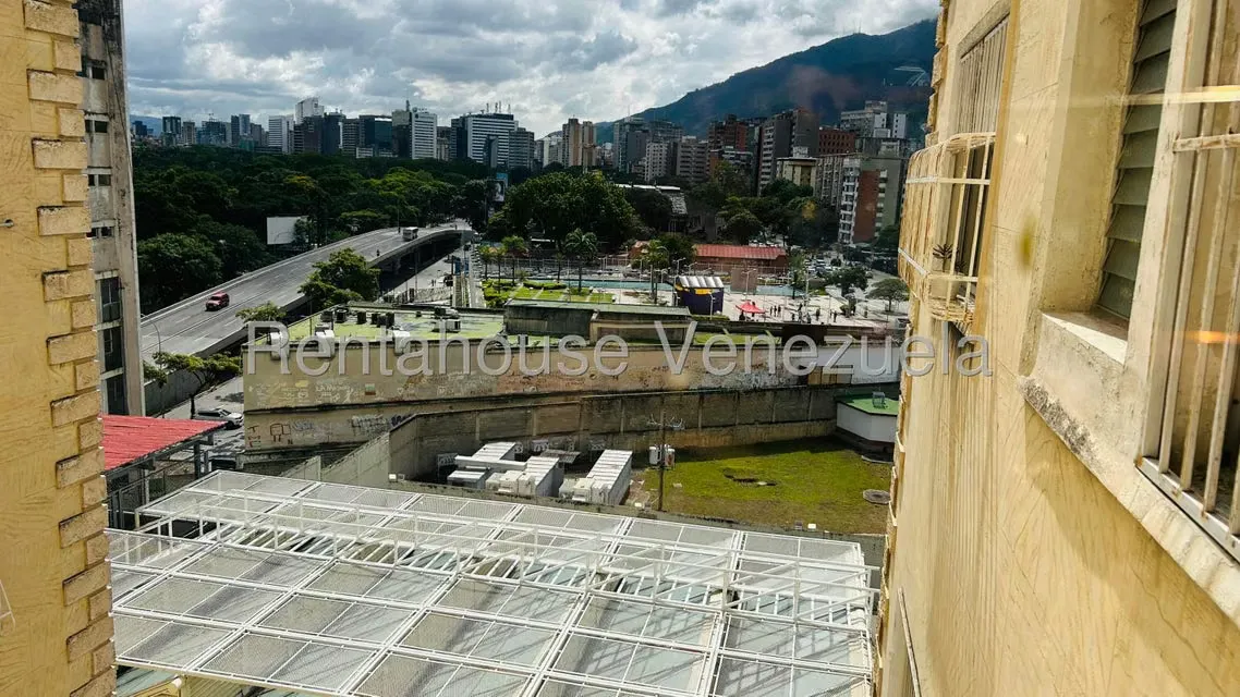 Apartamento (1 Nivel) en Venta en Los Dos Caminos, Distrito Metropolitano - 16