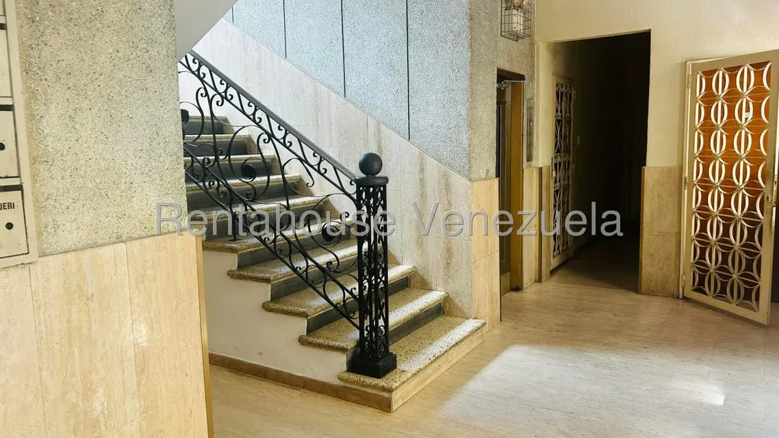 Apartamento (1 Nivel) en Venta en Los Dos Caminos, Distrito Metropolitano - 20