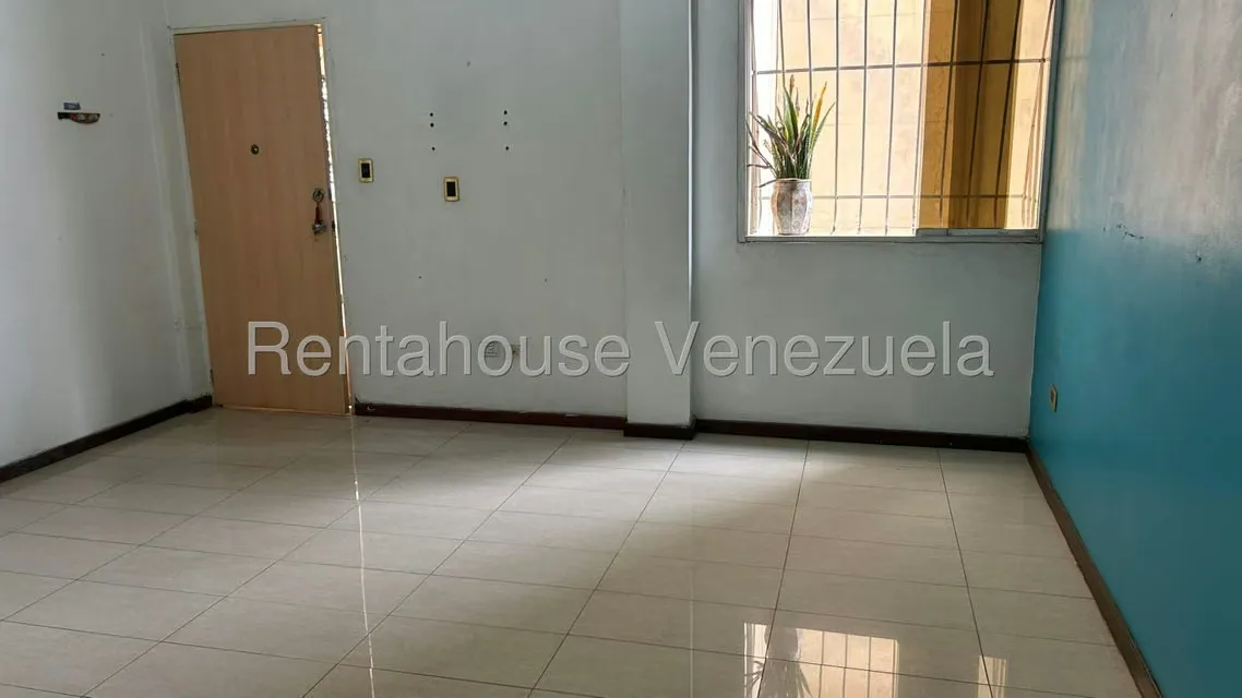 Apartamento (1 Nivel) en Venta en Los Dos Caminos, Distrito Metropolitano - 6