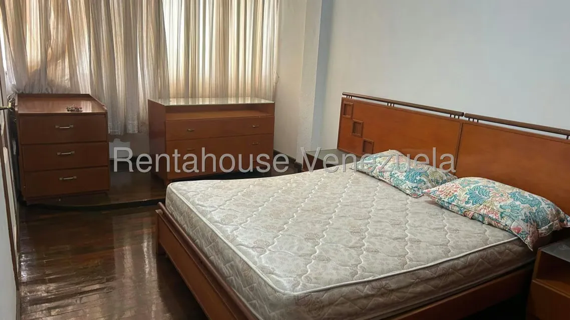 Apartamento (1 Nivel) en Venta en Los Dos Caminos, Distrito Metropolitano - 8