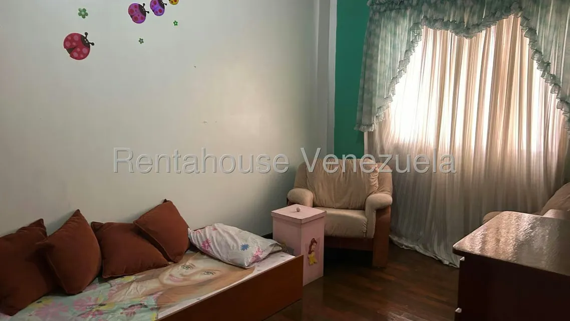 Apartamento (1 Nivel) en Venta en Los Dos Caminos, Distrito Metropolitano - 9