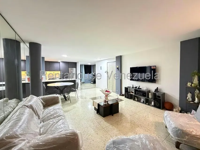Apartamento (1 Nivel) en Venta en La Florida, Distrito Metropolitano - 2